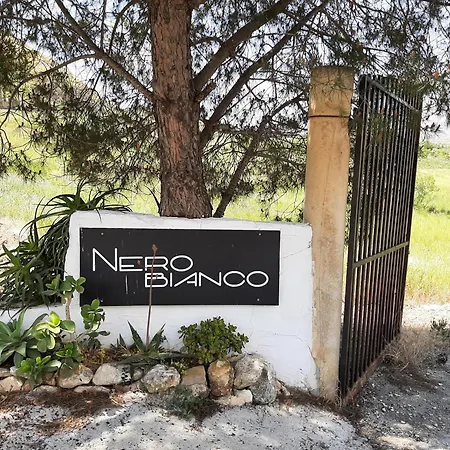 Nero Bianco, Havre De Paix, Oliviers, Maison Et Piscine Privees Willa Agrigento